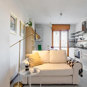 Appartamento Cozy Near The Hospital With 2 Balconies!, Pisa